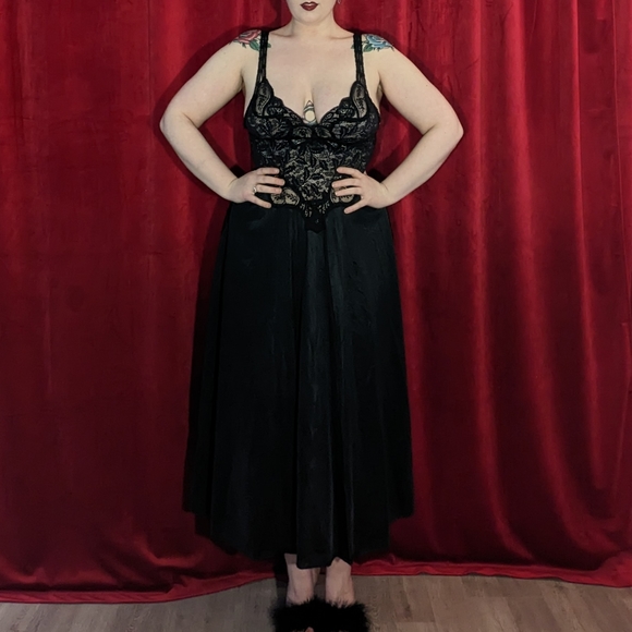 Vintage Olga Black Lace Nightgown - Picture 2 of 11